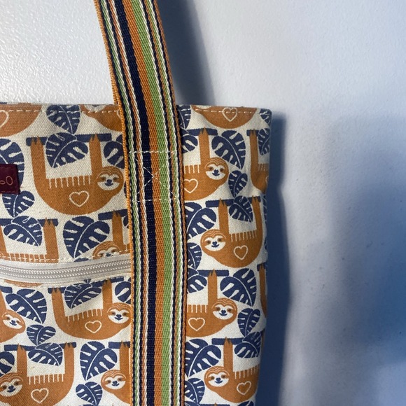 BUNGALOW 360  LARGE SLOTH TOTE  GENTLY USED CONDITION - Picture 5 of 10